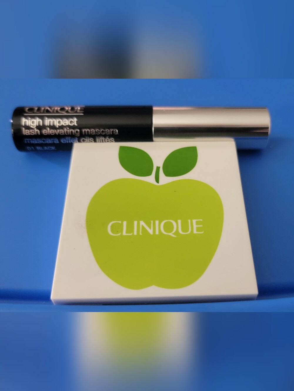 Clinique Lime Green Apple Compact with Black High Impact Mascara & Eyeliner